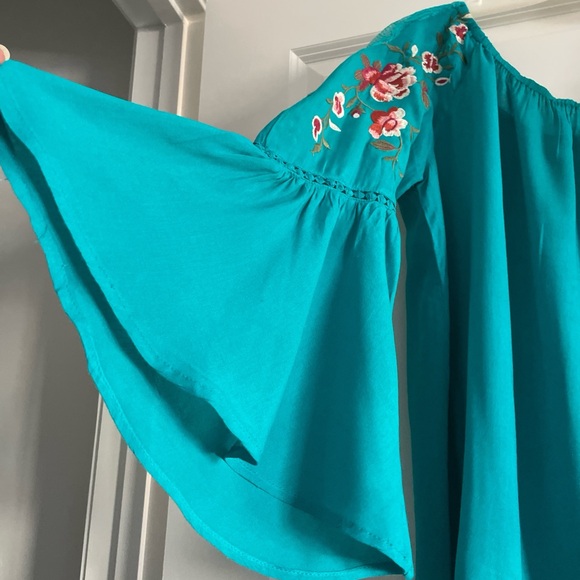 Umgee Colorful BohoStyle Top Size S Peasant Gypsie Style Coquettish Embroidered - Picture 7 of 8